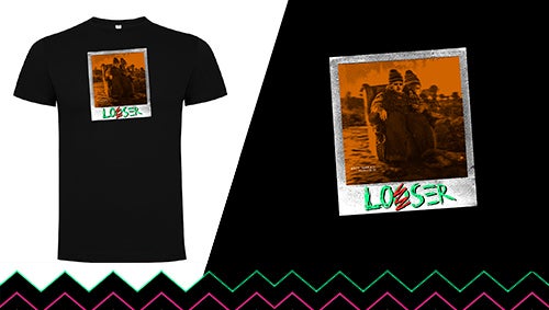 CAMISETA NEGRA SOFÁ