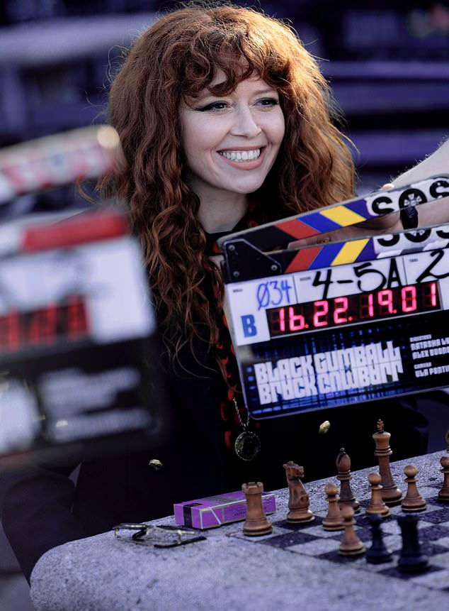 Natasha Lyonne es Nadia Vulvokov en 'Muñeca rusa'.